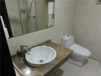 Guan Zhong Hotel Huayin Extérieur photo